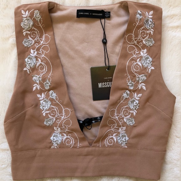 Missguided Tops - Carli Bible x Misguided Embroidered Crop Top Missguided Tops - Carli Bible x Misguided Embroidered Crop Top